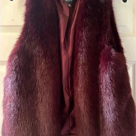 Topshop faux fur vest size 6 burgundy color - Picture 2 of 2
